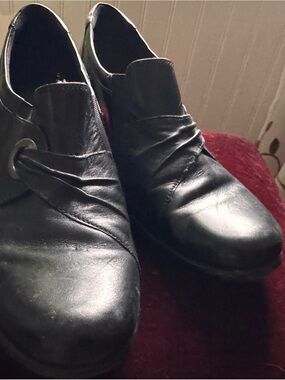 Clarks Black Leather Ruched Slip-On Heels